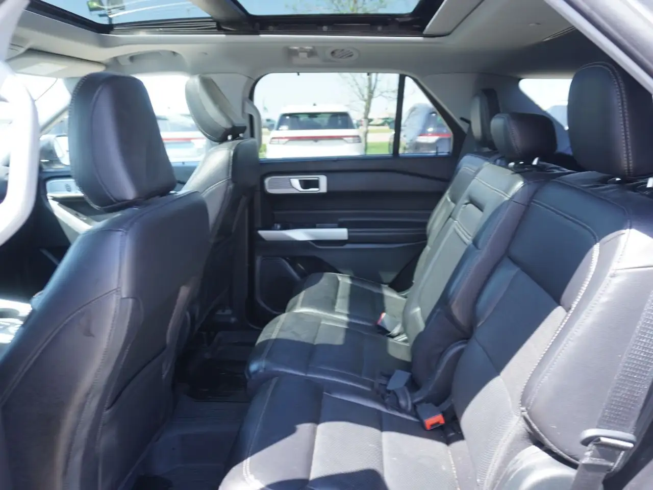 Ford Explorer снимка Ford Explorer