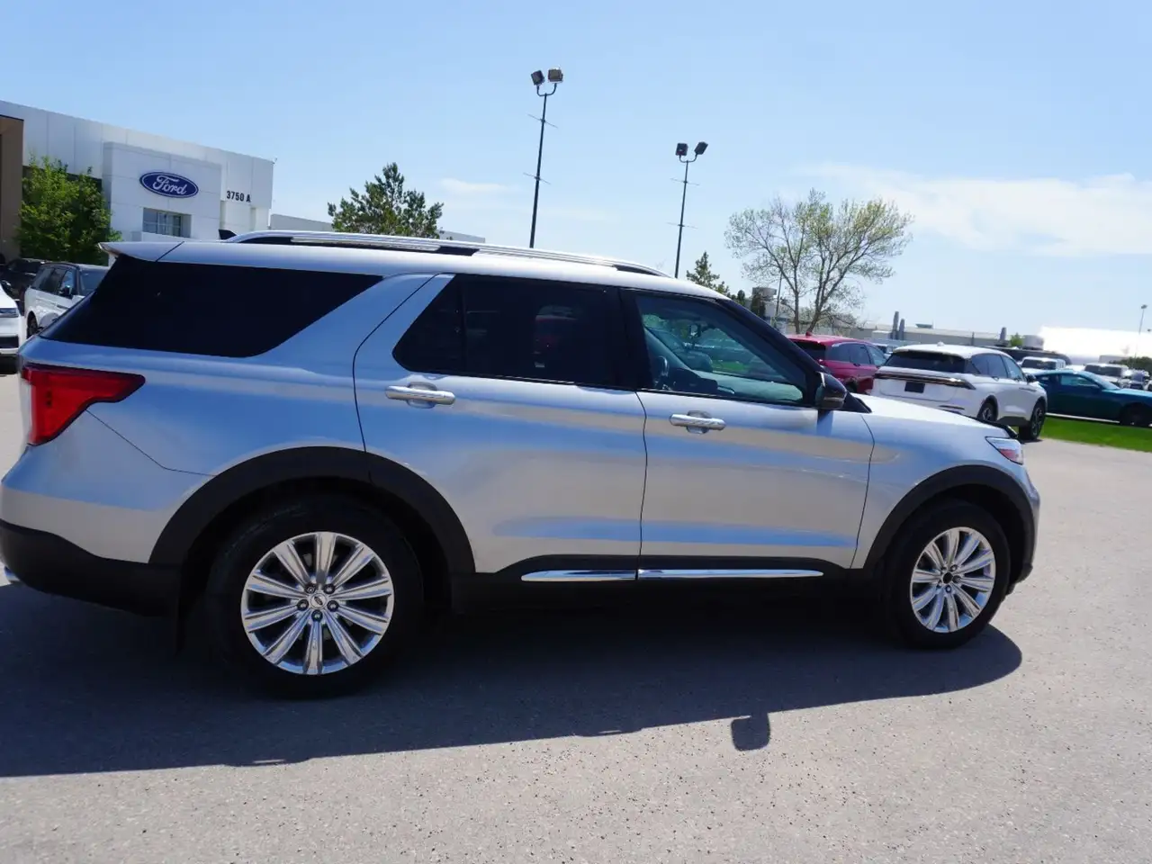 Ford Explorer снимка Ford Explorer