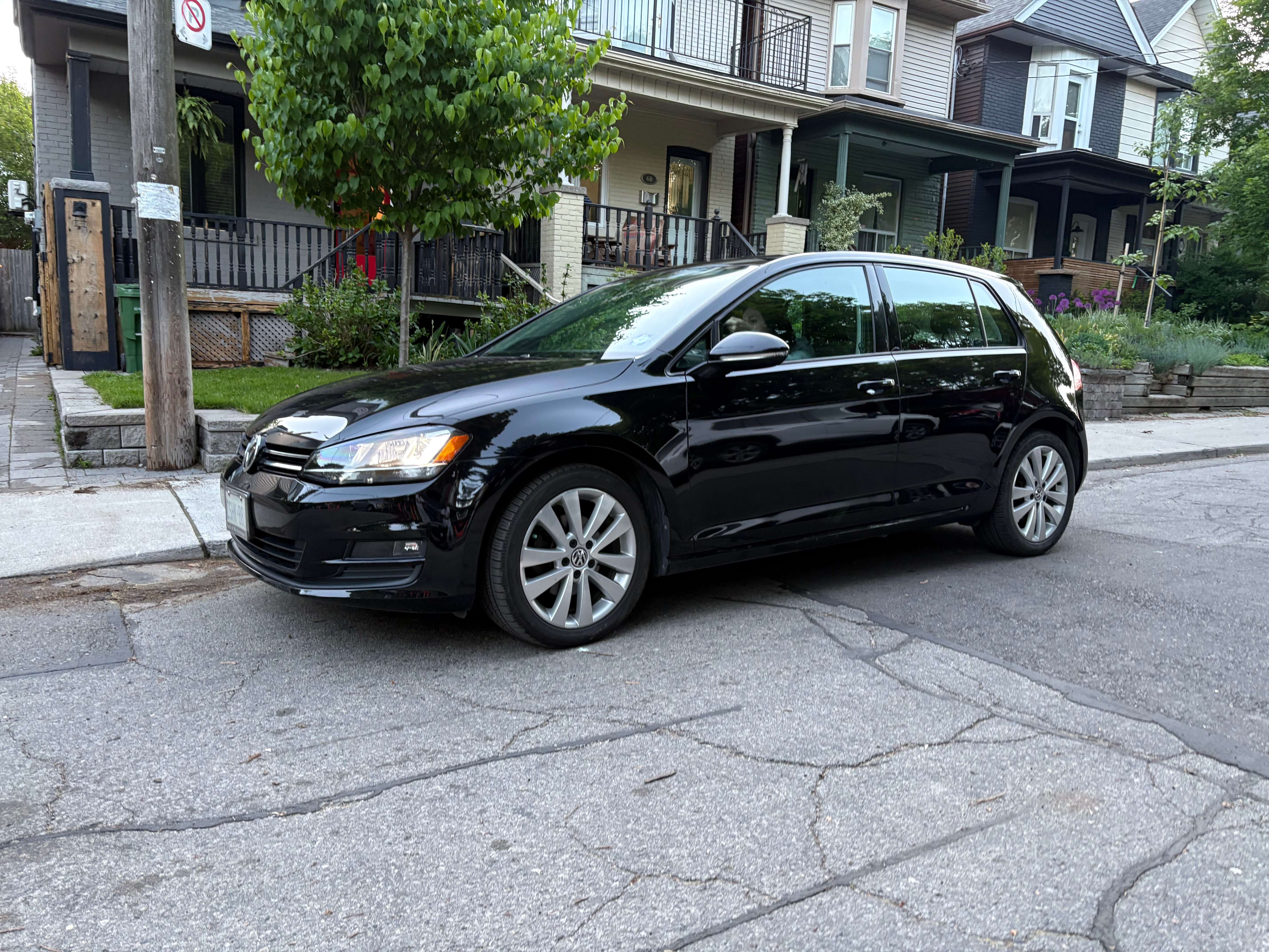 2015 Volkswagen Golf Comfortline alt 2