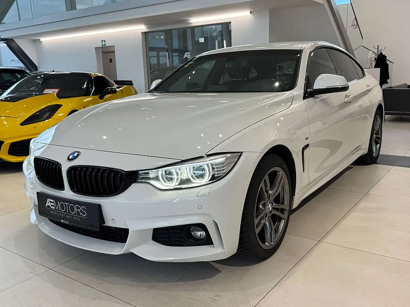 BMW 420 d Gran Coupe x-Drive  Aut. // M-PAKET AB WERK /... Weiß - 2