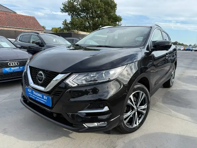 2018 Nissan Qashqai in Black for sale