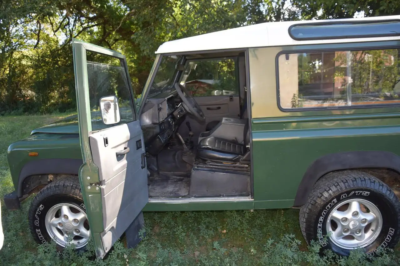 Land Rover Defender 90 td5 SW, foto 3