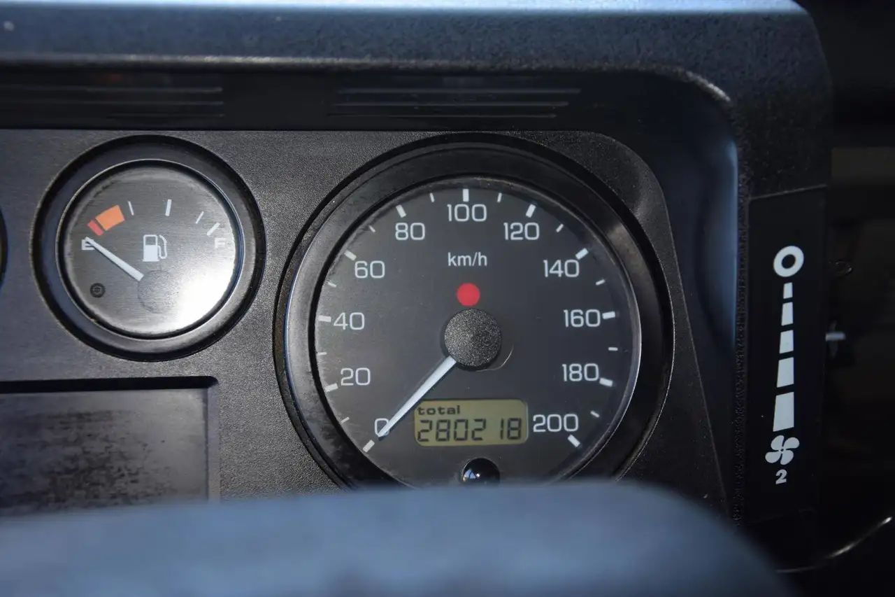 Land Rover Defender 90 td5 SW, foto 4