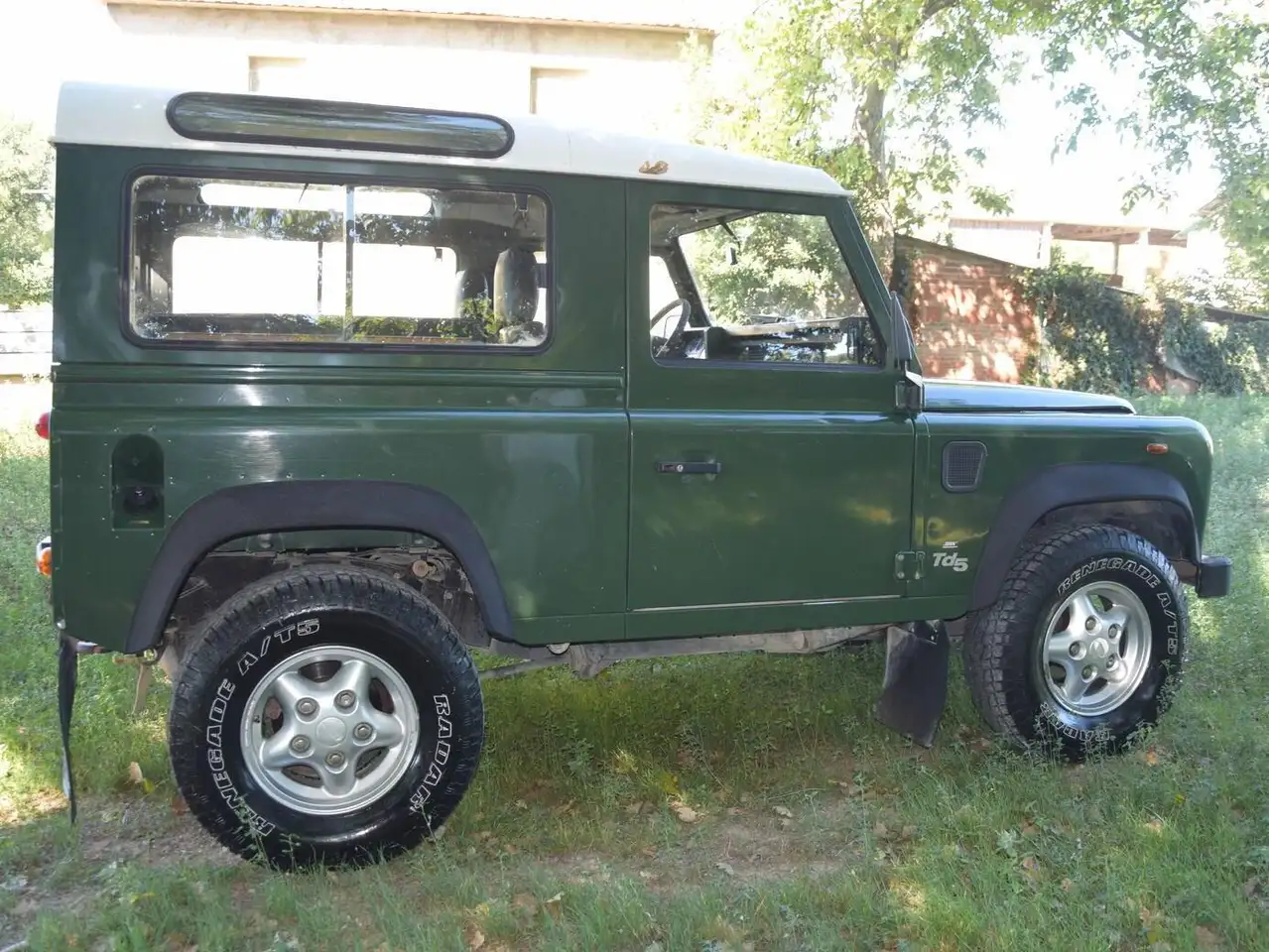Land Rover Defender 90 td5 SW, foto 1