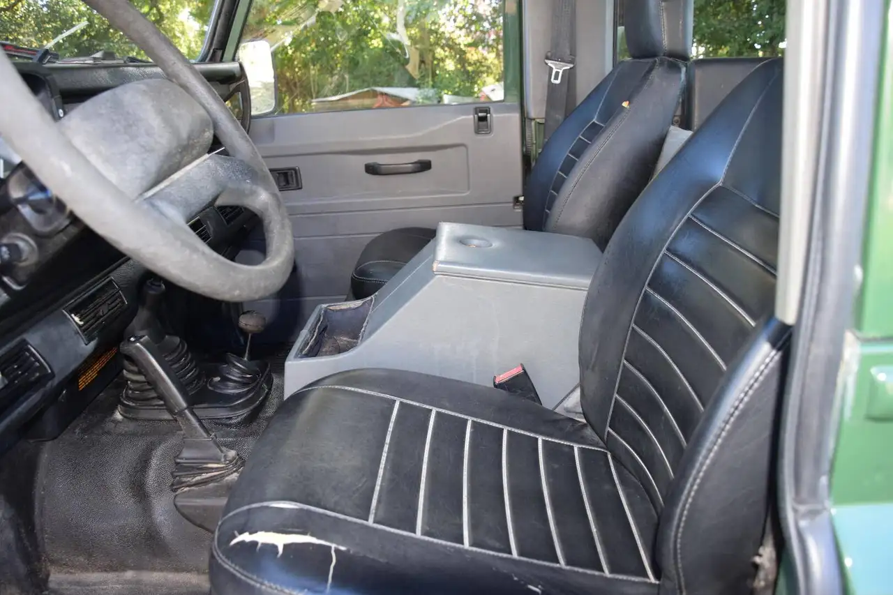 Land Rover Defender 90 td5 SW, foto 5