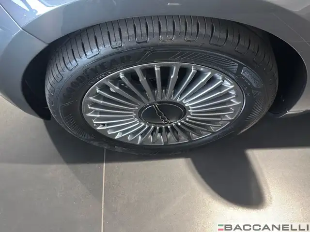 Fiat 500 view 6