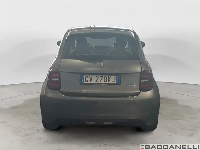 Fiat 500 view 3