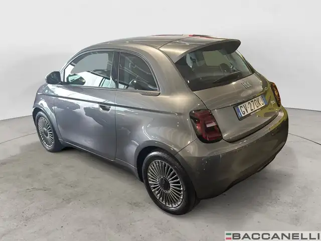 Fiat 500 view 2