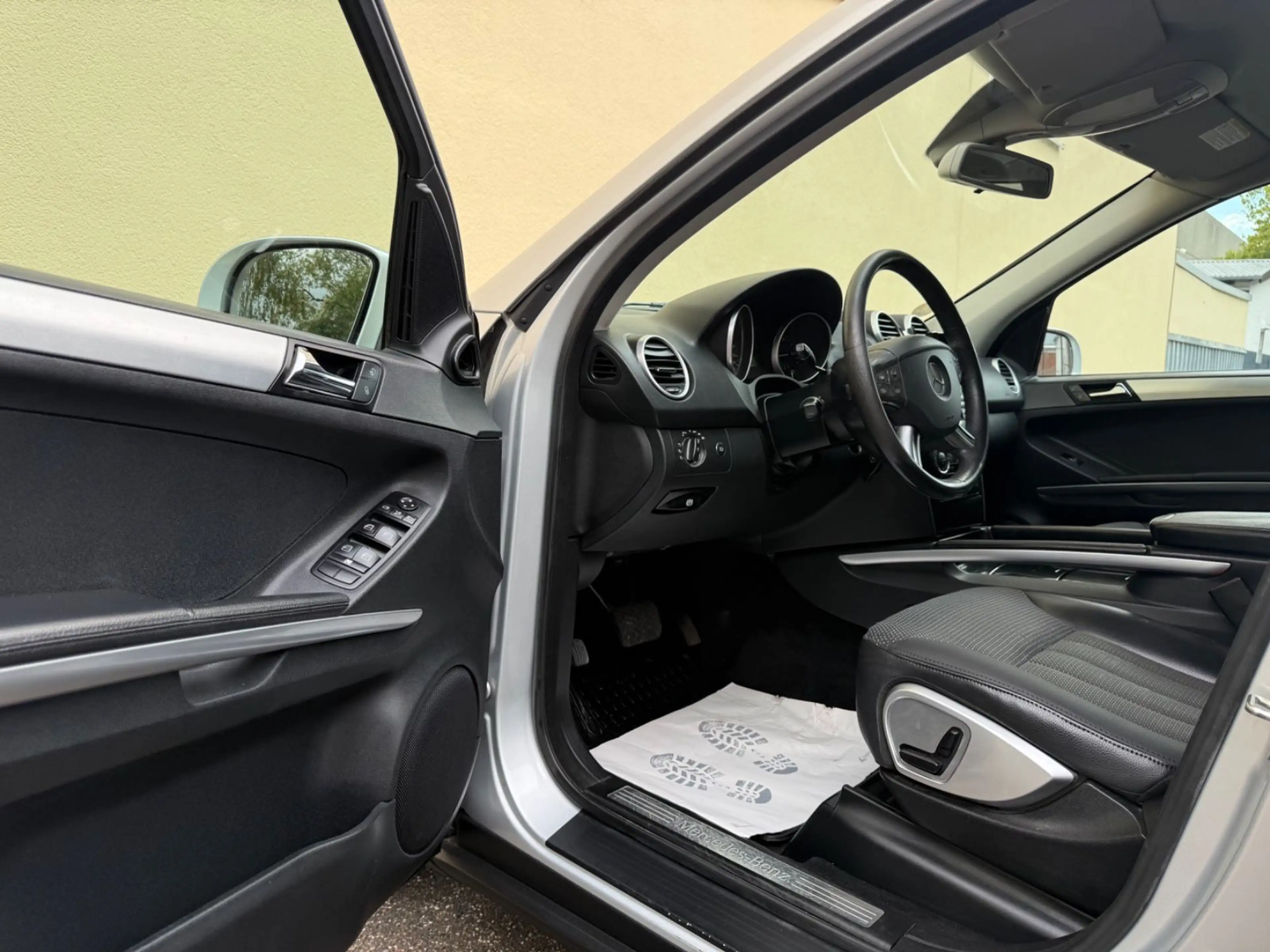 Mercedes-Benz ML 320 CDI 4Matic AHK COMAND NAVI ALU LEDER TEMP — photo 15