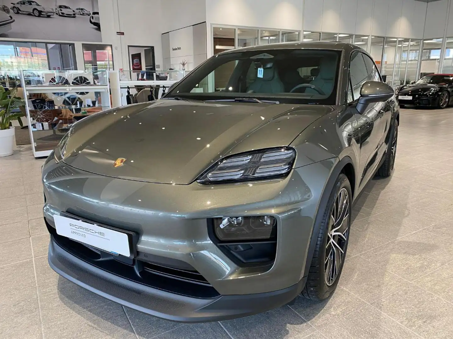 Porsche Macan Macan 4S BEV 448 cv - Disponibile con NOLEGGIO Verde - 1