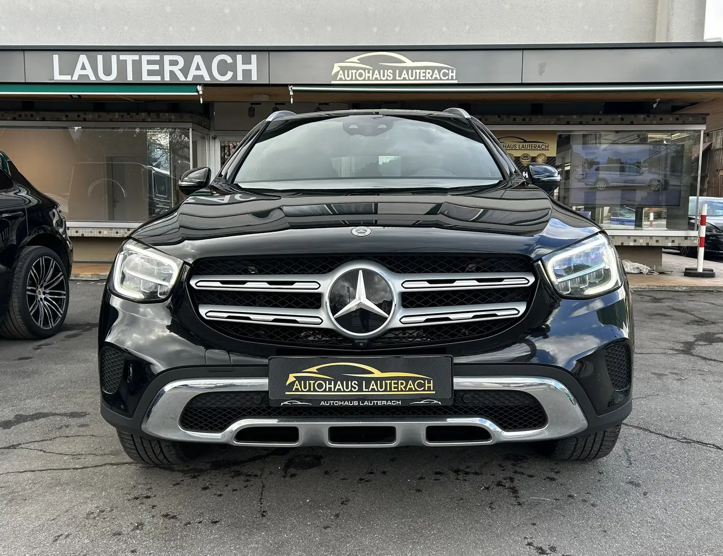Mercedes-Benz GLC 300 GLC 300e 4Matic *AHK *360° *DISTR+*VIRT *AMBIEN Schwarz - 2