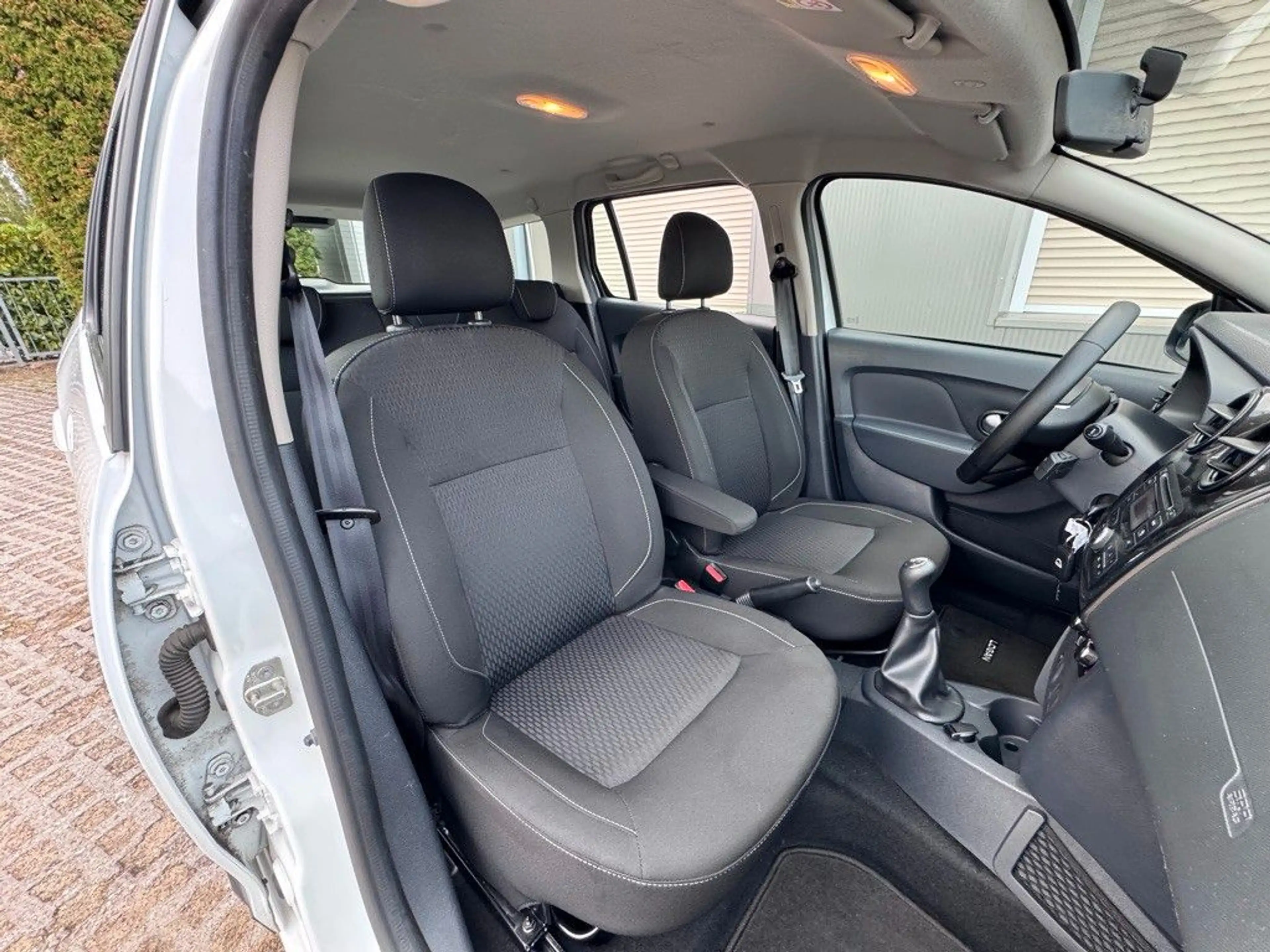 Dacia Logan MCV II Kombi Comfort*1HAND*KLIMA*PDC*bluet — photo 13