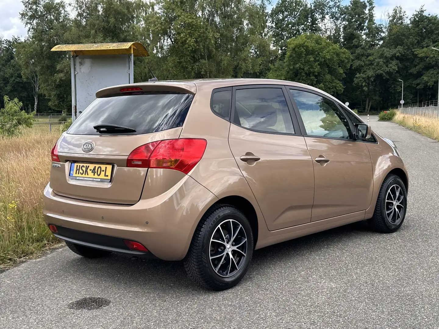 Kia Venga 1.6 CVVT X-tra Automaat | Camera | Hoge instap Brun - 2