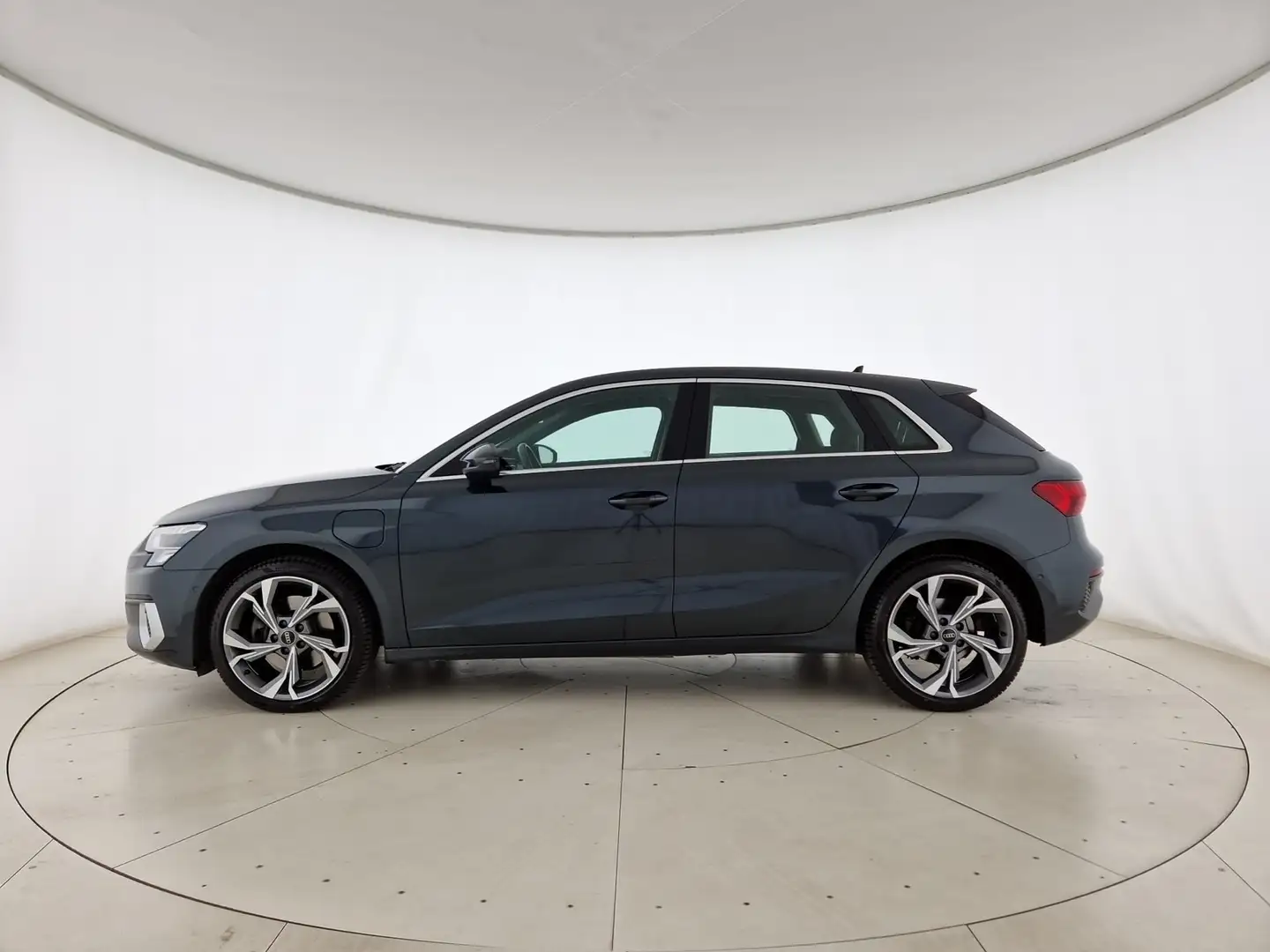 Audi A3 sportback 40 1.4 tfsi e business advanced s-tronic Grau - 2