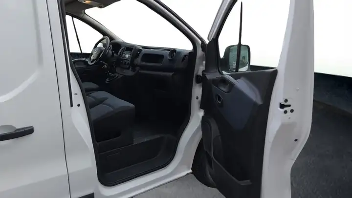 Opel Vivaro 2019, foto 11