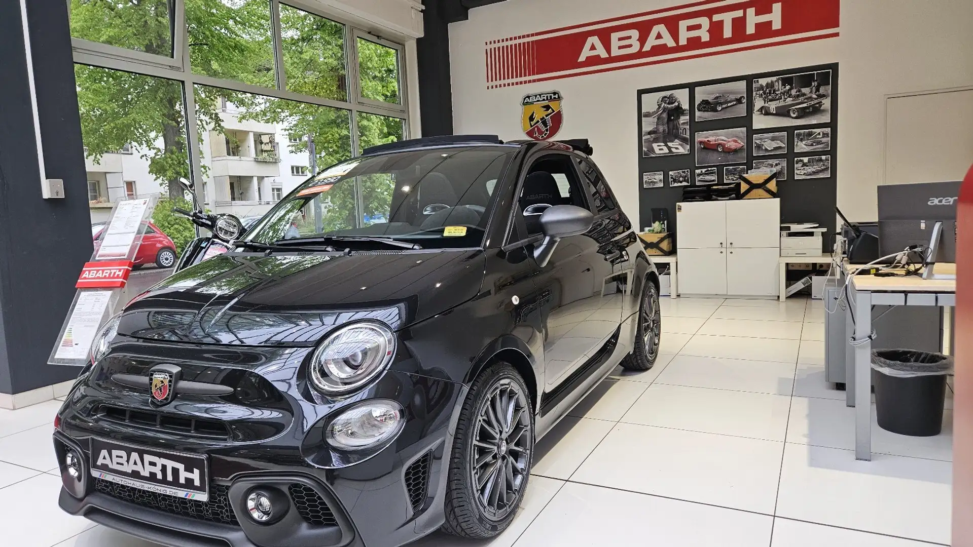 Abarth 595C Cabrio MY23 1.4 T-Jet 165PS Klima PDC Zwart - 1