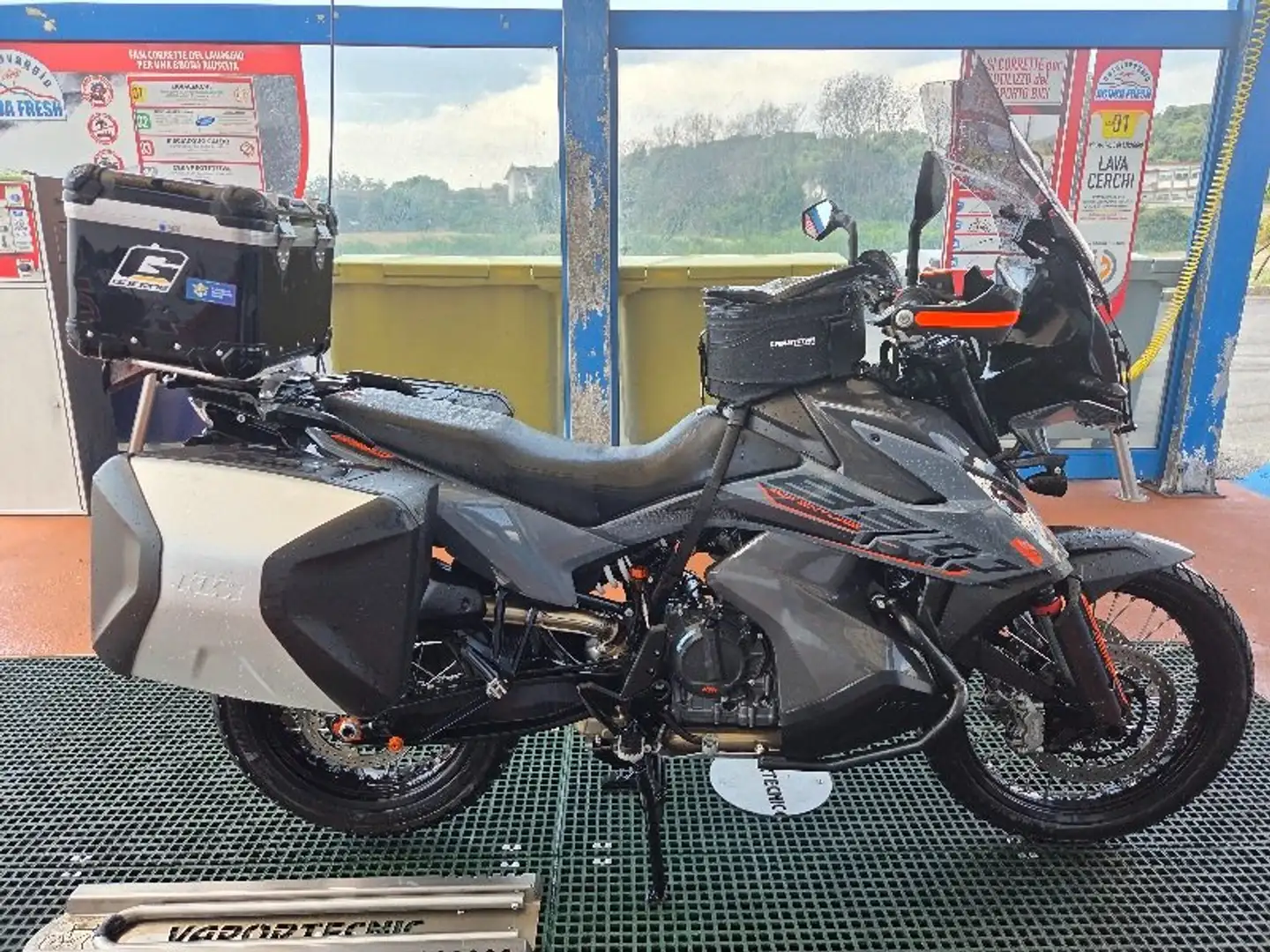 KTM 890 Adventure Сірий - 1