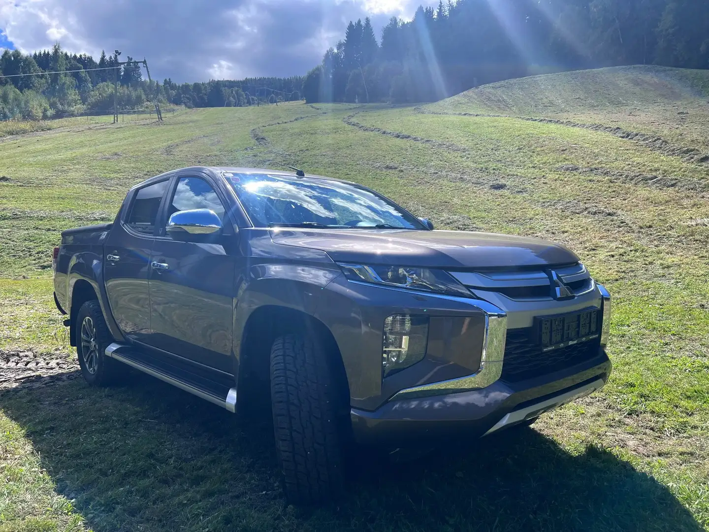 Mitsubishi L200 Braun - 1