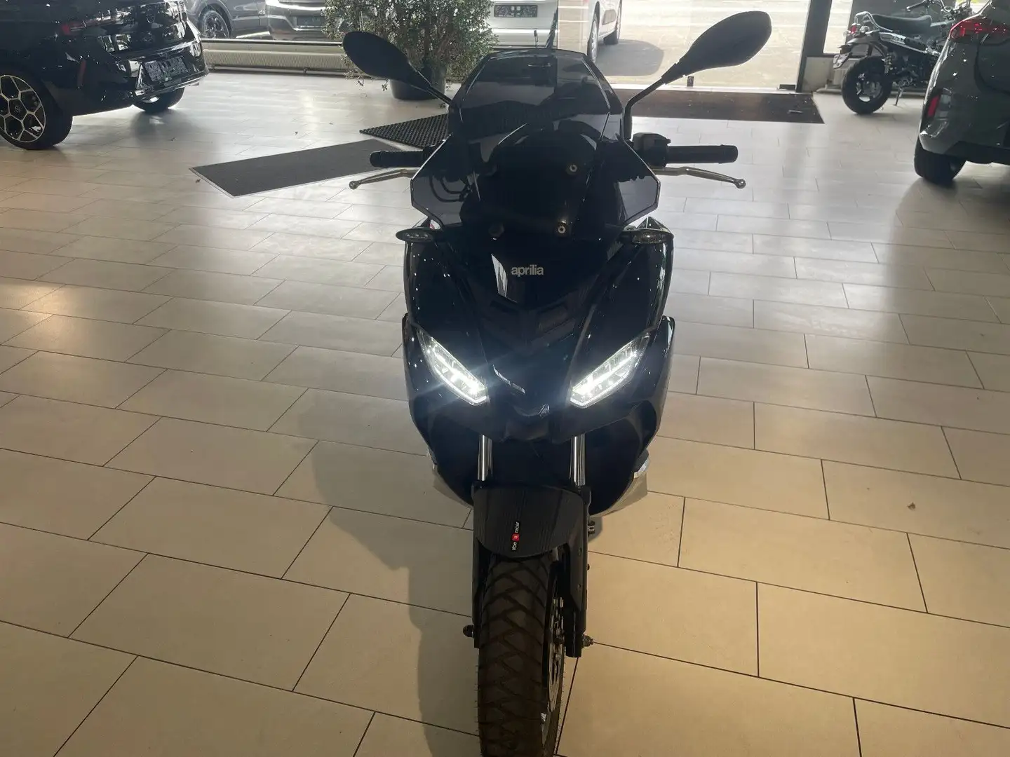 Aprilia SR 125 GT USB +NUR 750km+ Чорний - 2