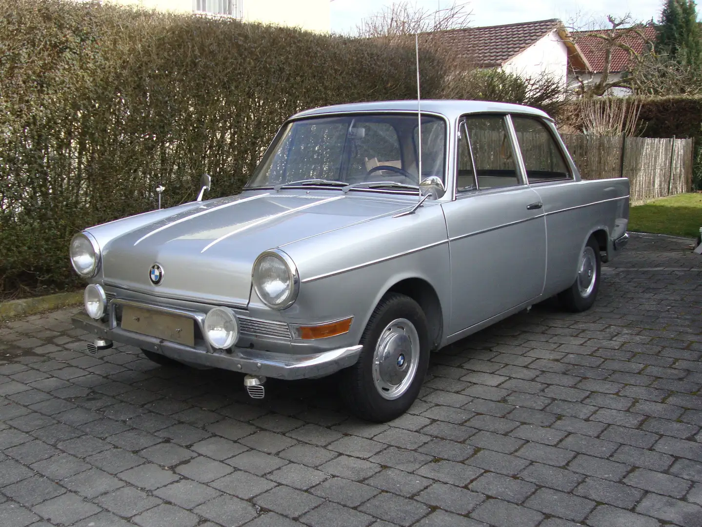 BMW 700 Argintiu - 1