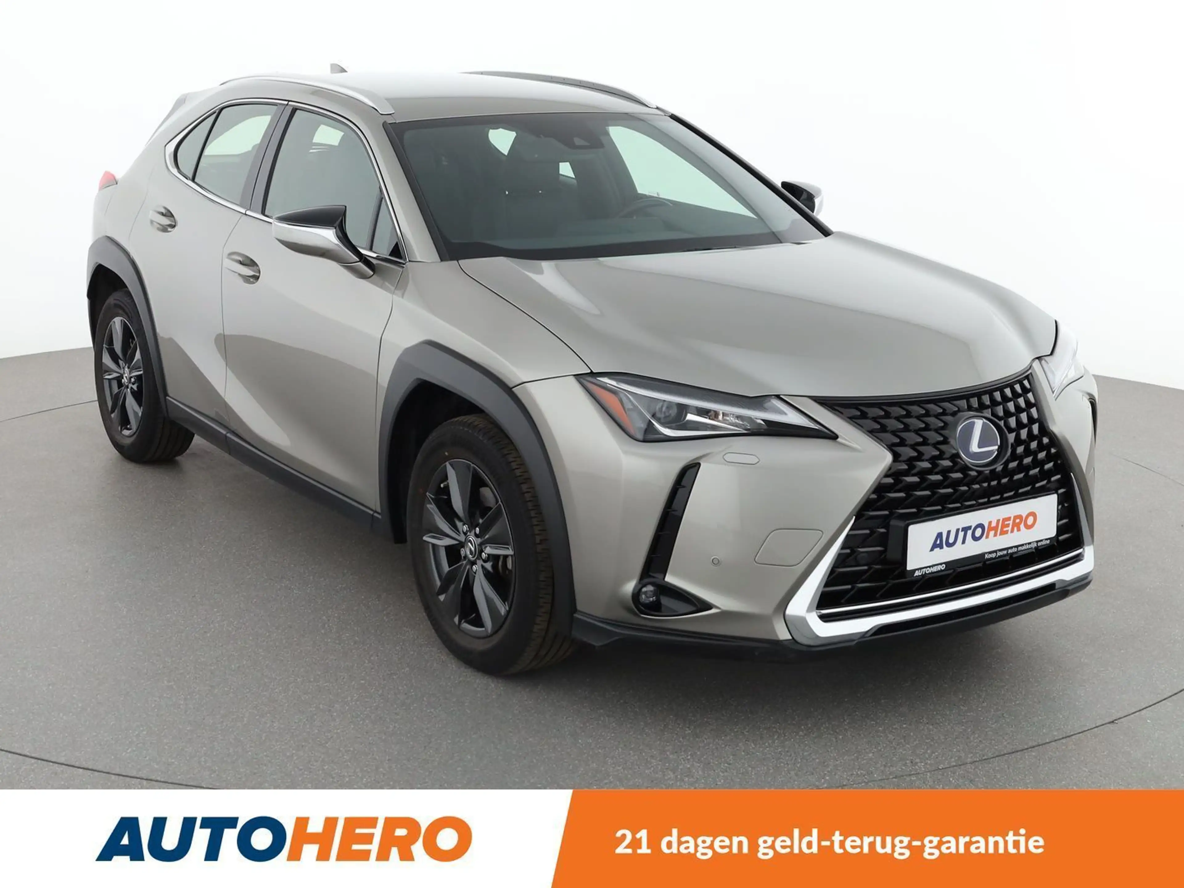 Lexus UX 250h UX 250h Launch Edition — photo 8