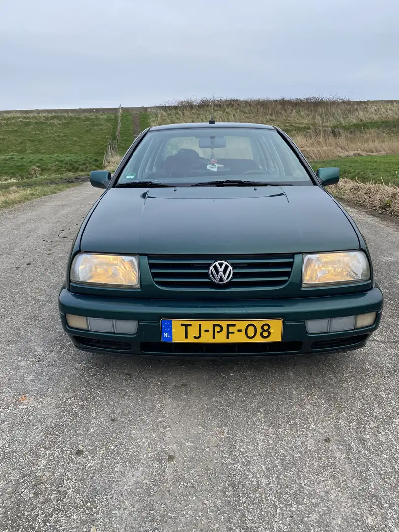 Volkswagen Vento - 2