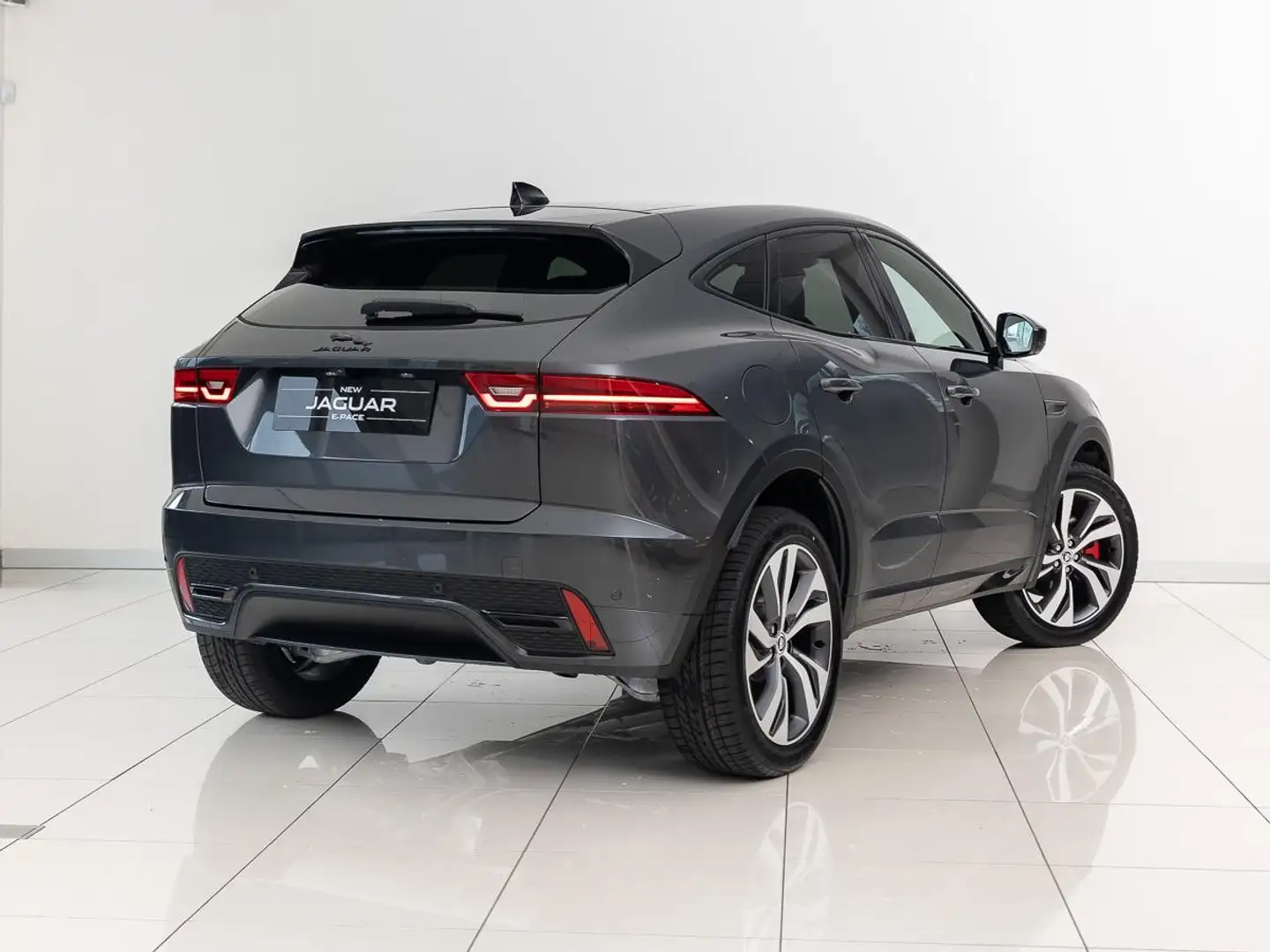 Jaguar E-Pace 1.5 P270e AWD R-Dynamic SE | Meridian Surround | C Grijs - 2