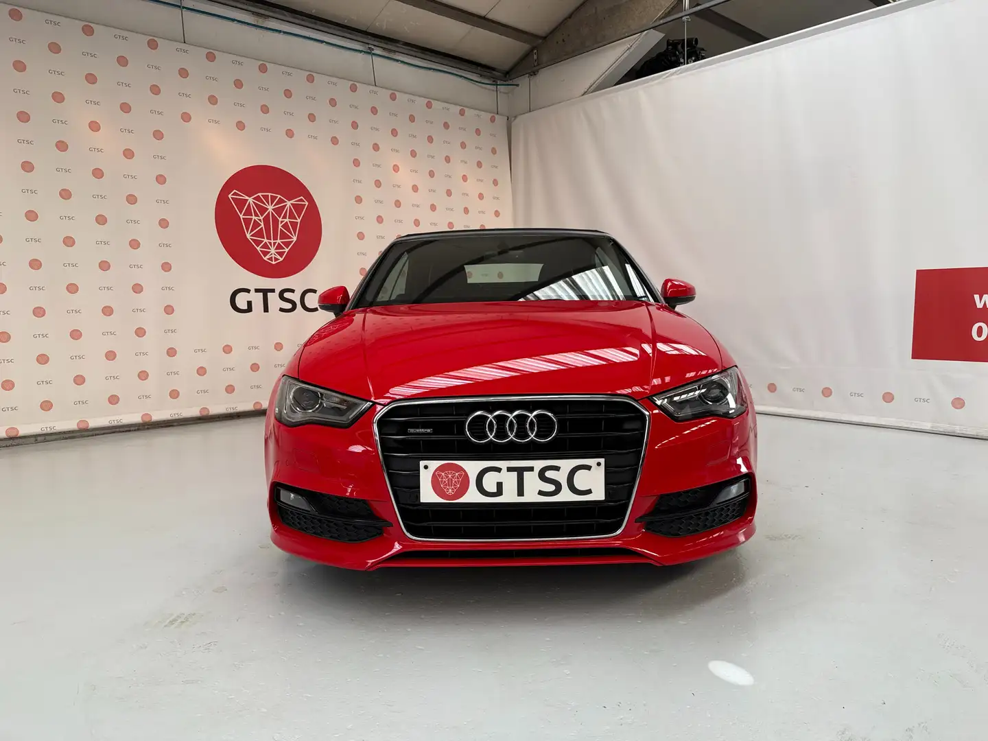 Audi A3 A3 2.0 TDI Cabrio quattro S tronic S line Rood - 2