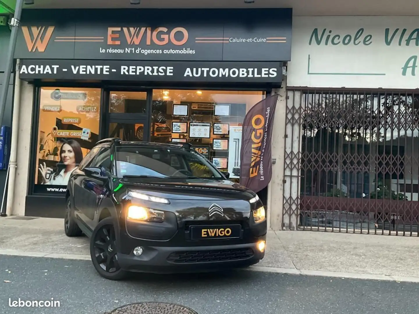 Citroen C4 Cactus Citroën 1.2 110CH SHINE S&S COURROIE NEUVE ENTRETI Zwart - 1