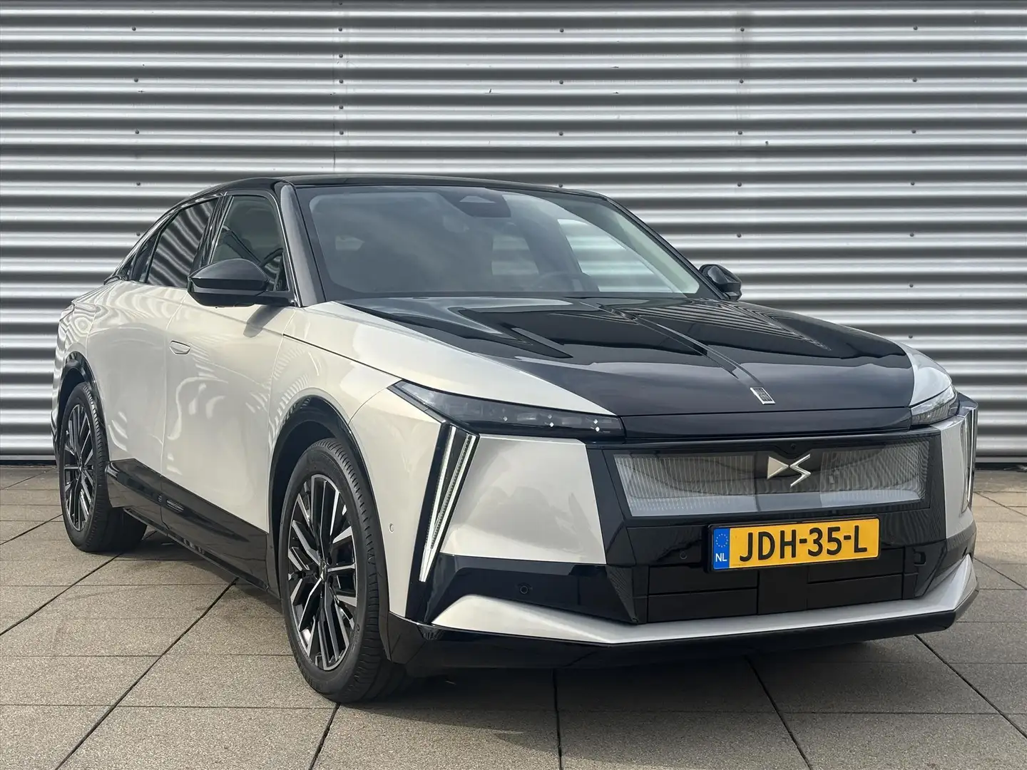 DS Automobiles N°8 No 8 73,7 kWh 230pk Etoile Navigatie | Stoelverwar Gris - 2
