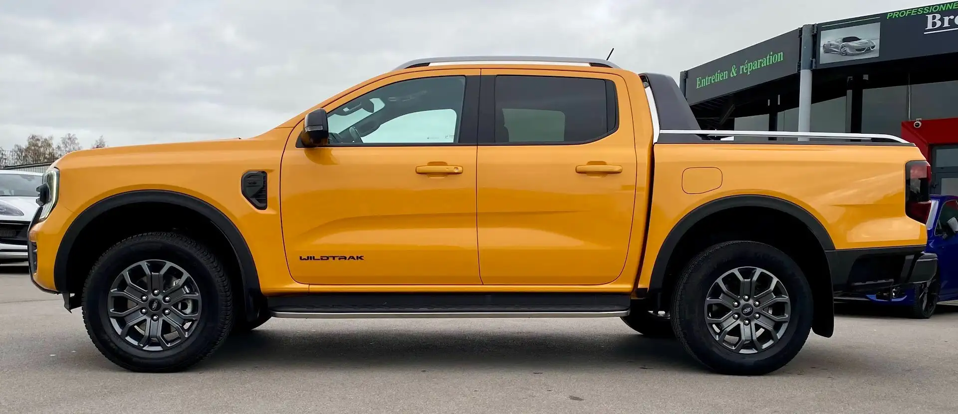 Ford Ranger Double Cabine / 3.0l V6 240 CH BVA 10 e-4WD / Gelb - 2