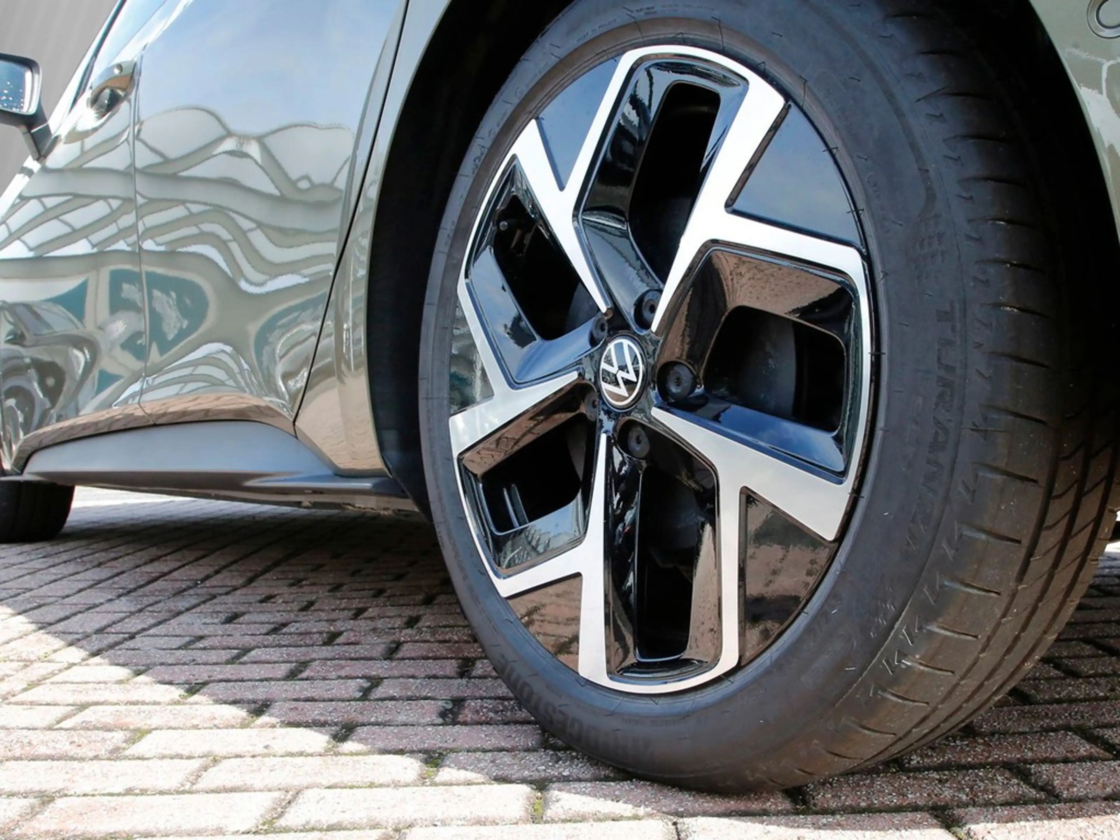 Volkswagen ID.3 Pure 125 kW 19" ACC AHK IQ Drive NAVI — photo 6