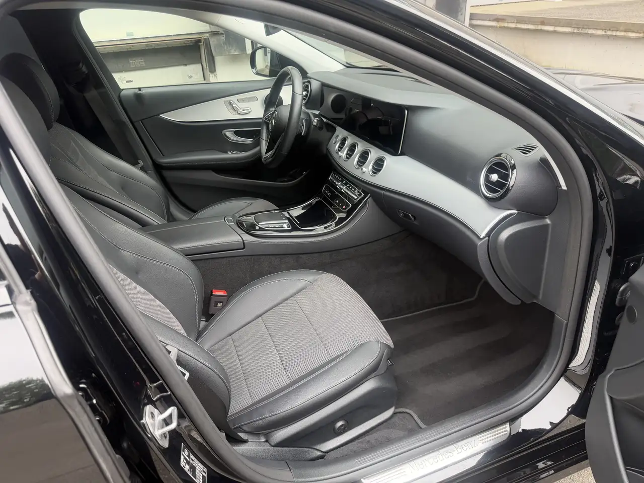 Mercedes-Benz E-Class de Avantgarde Night LED Distronic Kamera, миниатюра 26