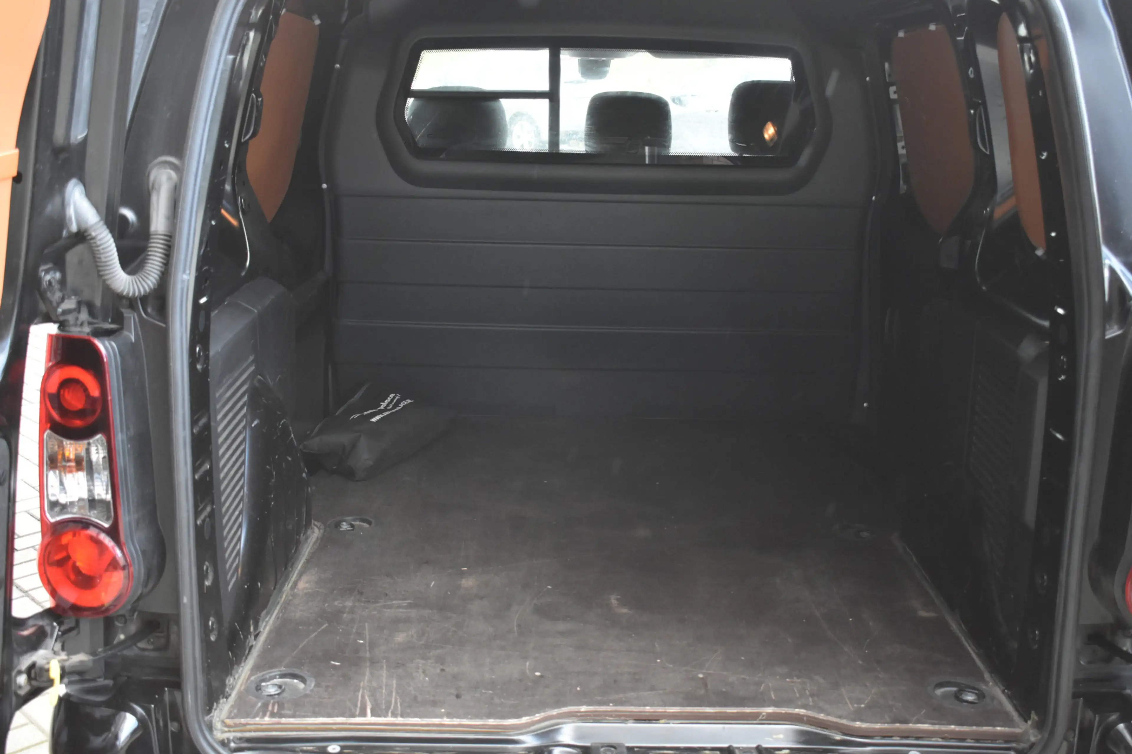 Peugeot Partner 120 1.6 BlueHDi 100 L1 Premium Pack — photo 15