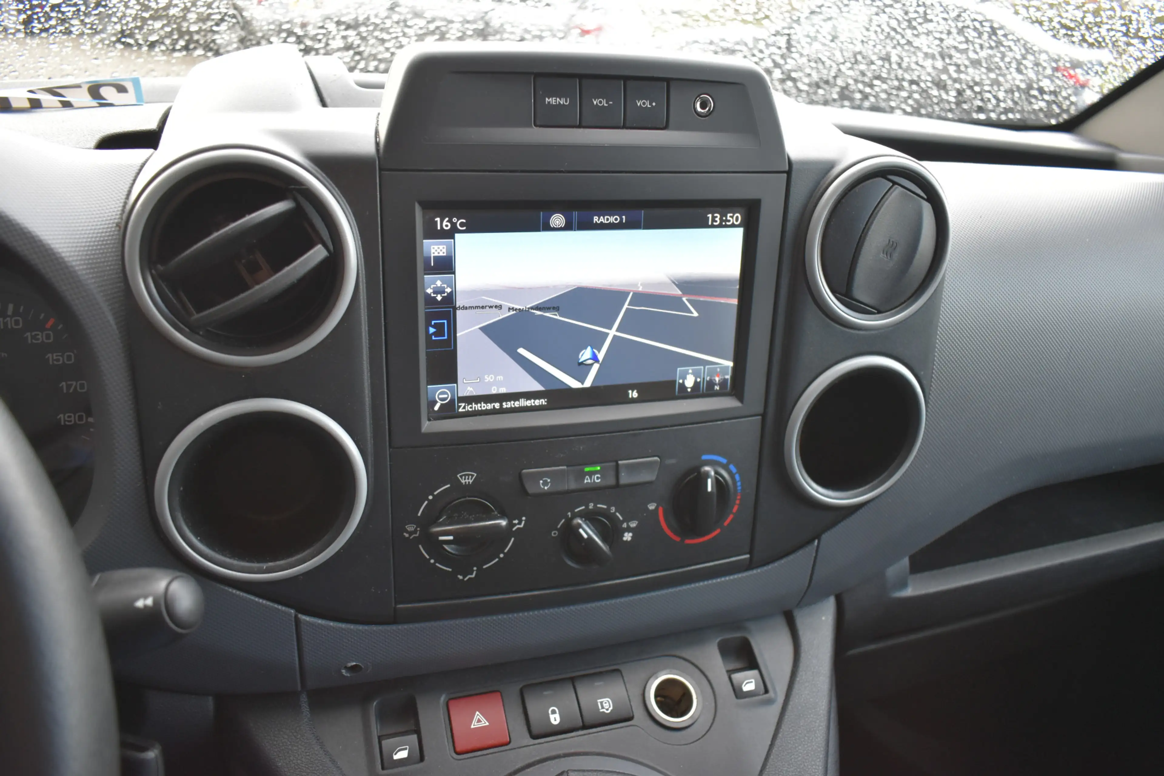 Peugeot Partner 120 1.6 BlueHDi 100 L1 Premium Pack — photo 12