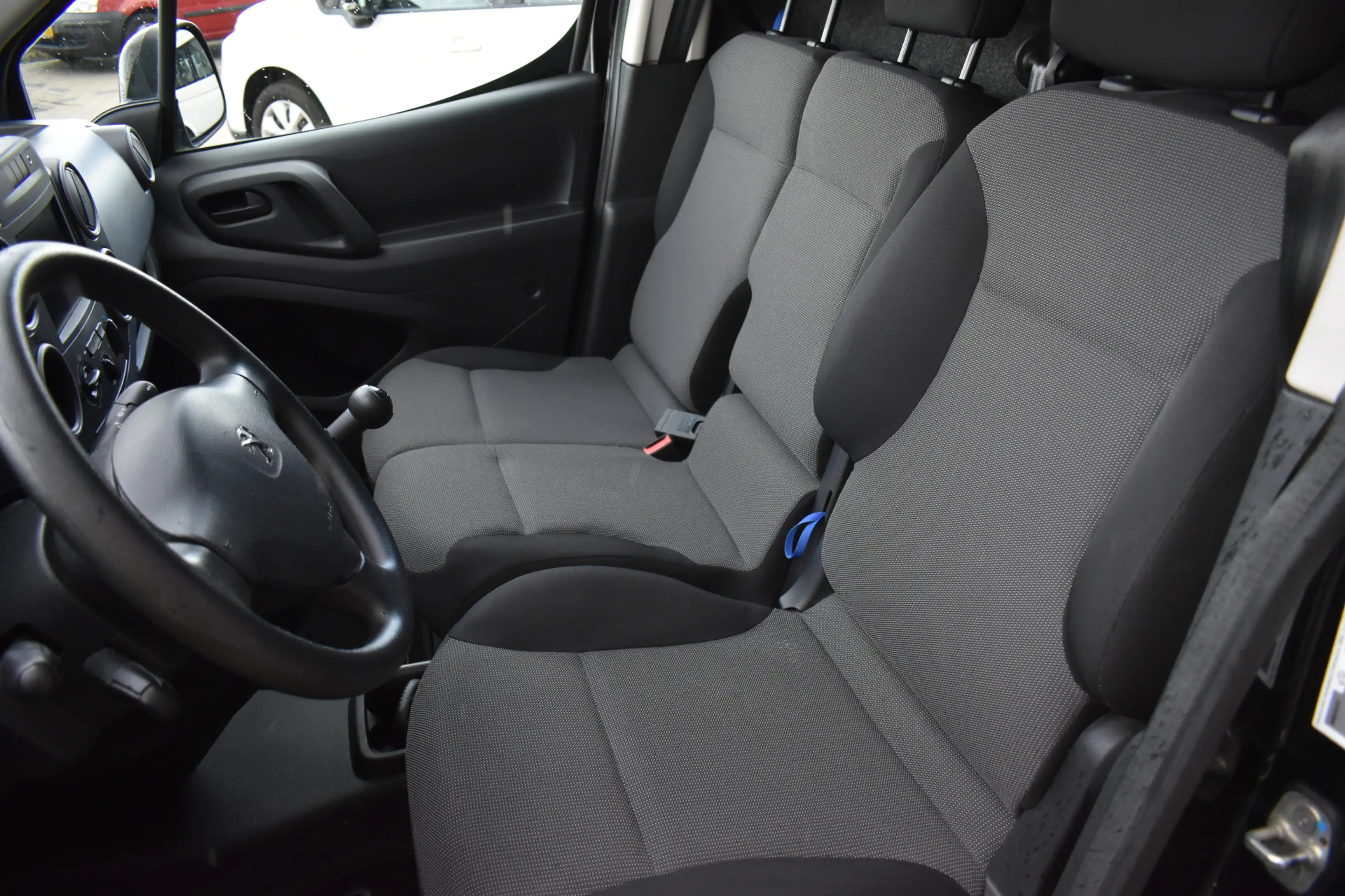 Peugeot Partner 120 1.6 BlueHDi 100 L1 Premium Pack — photo 8