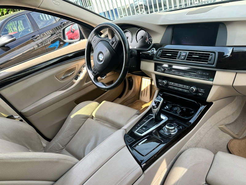 BMW 535 d xDrive Touring * HeadUp* Leder * Bi-Xenon* — photo 6