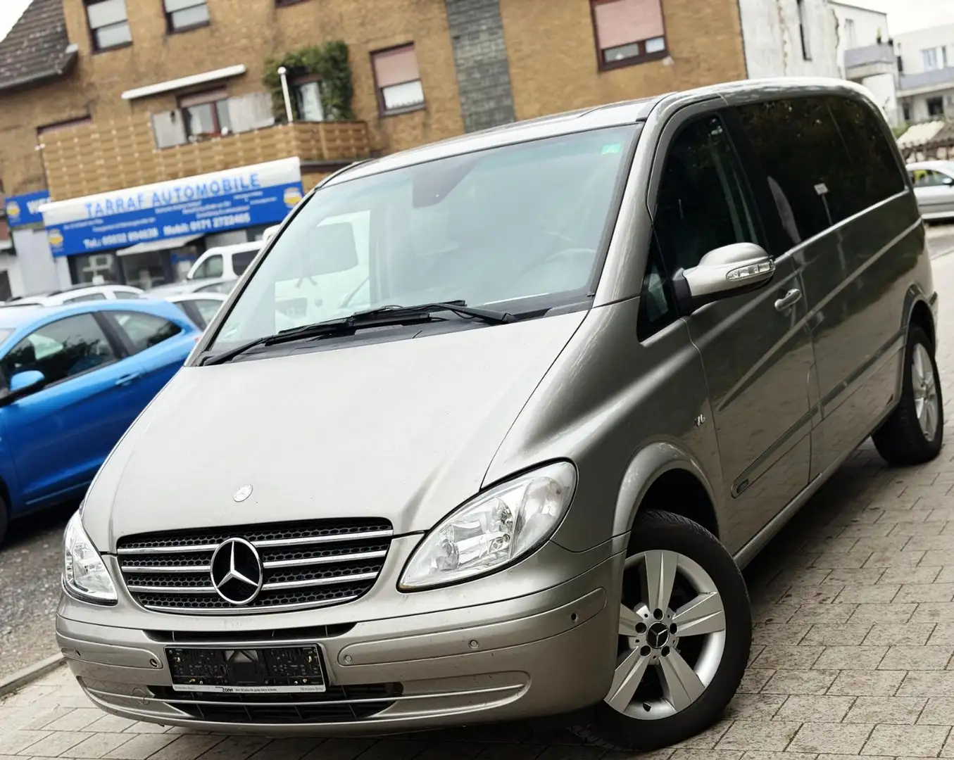 Mercedes-Benz Viano 3.0 CDI V6 7.Sitze/Automatik/Leder/Klima Silber - 1