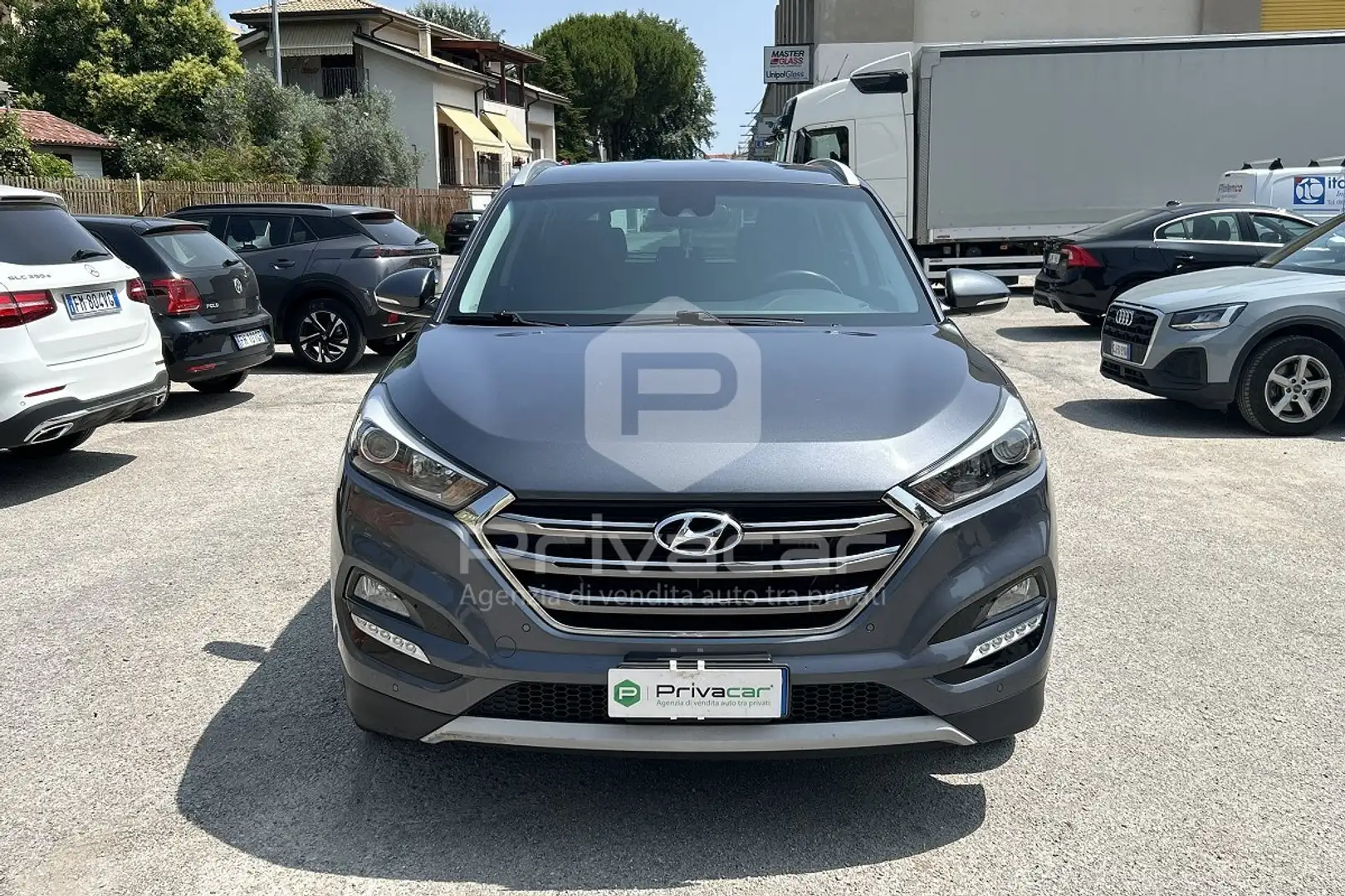 Hyundai TUCSON Tucson 1.7 CRDi XPossible Plateado - 2