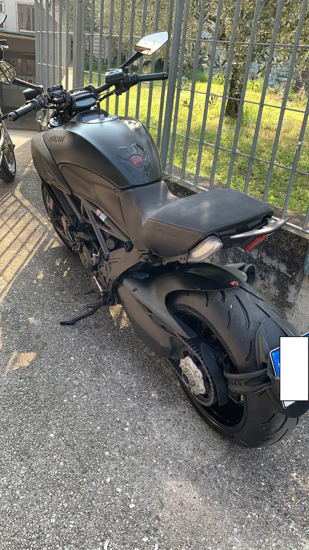 Ducati Diavel Dark Nero - 2