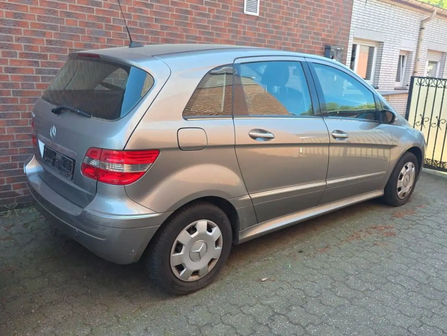 Mercedes-Benz B 150 B-Klasse Gris - 2