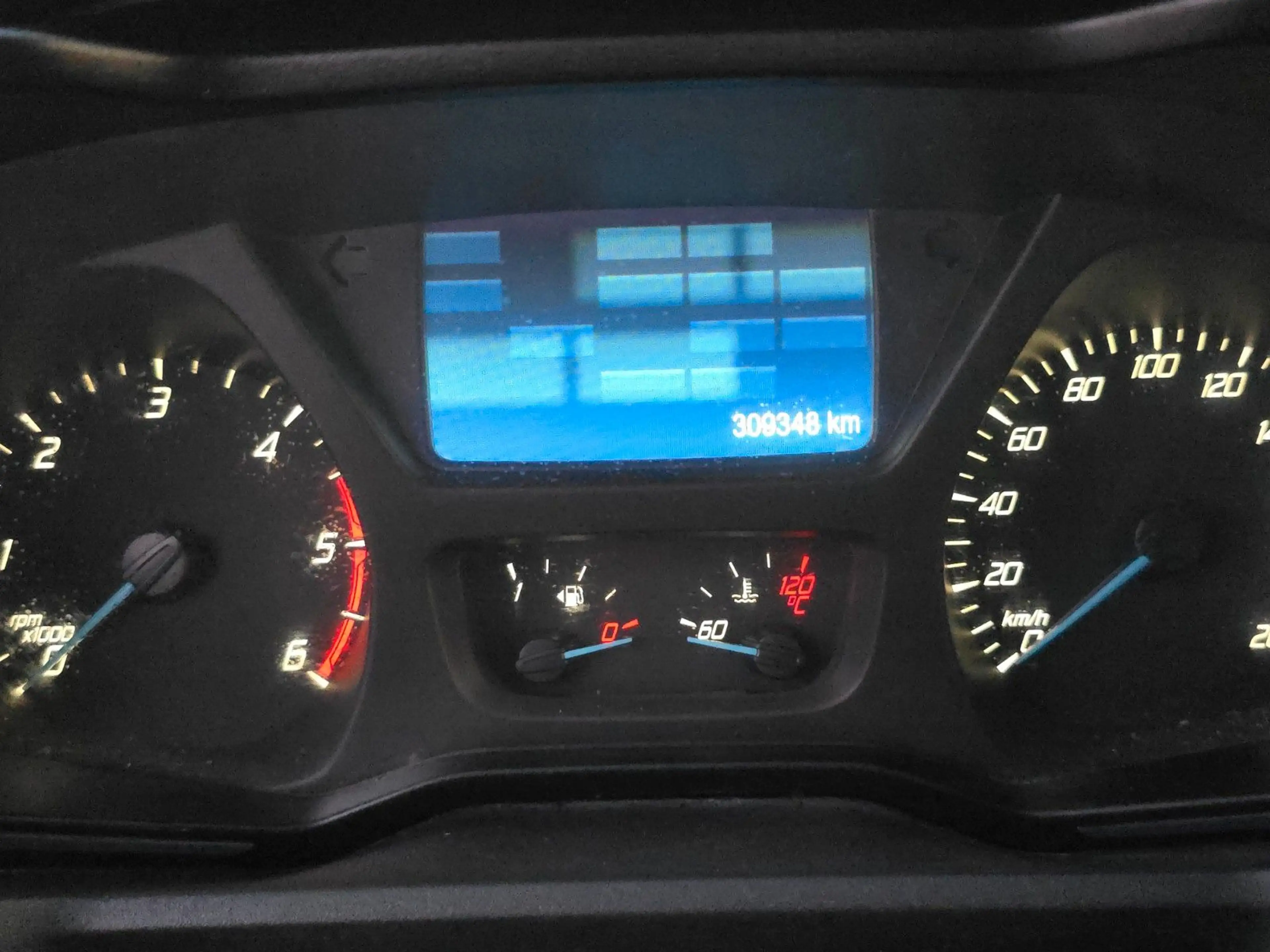 Ford Tourneo Custom — photo 15