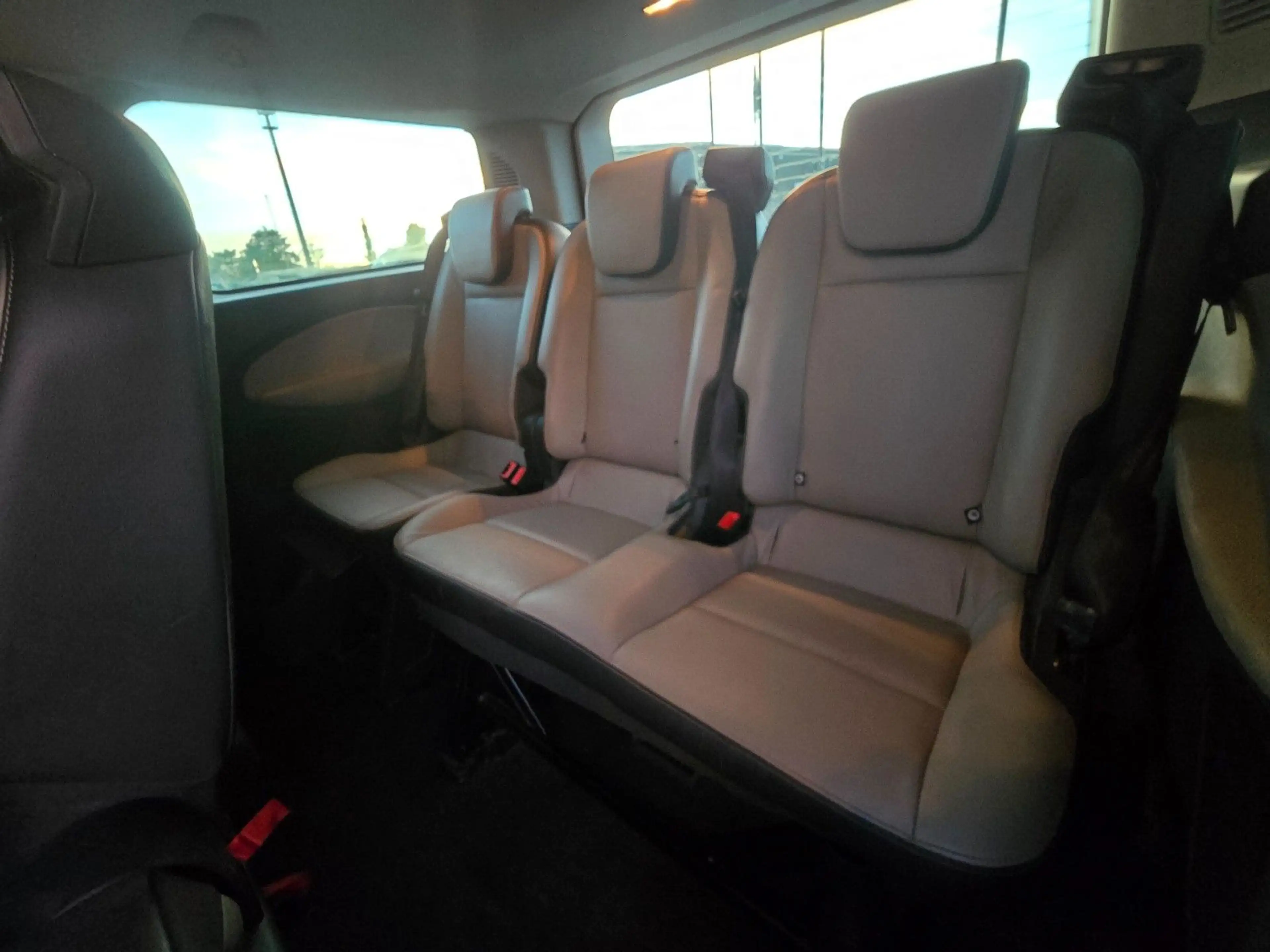 Ford Tourneo Custom — photo 12