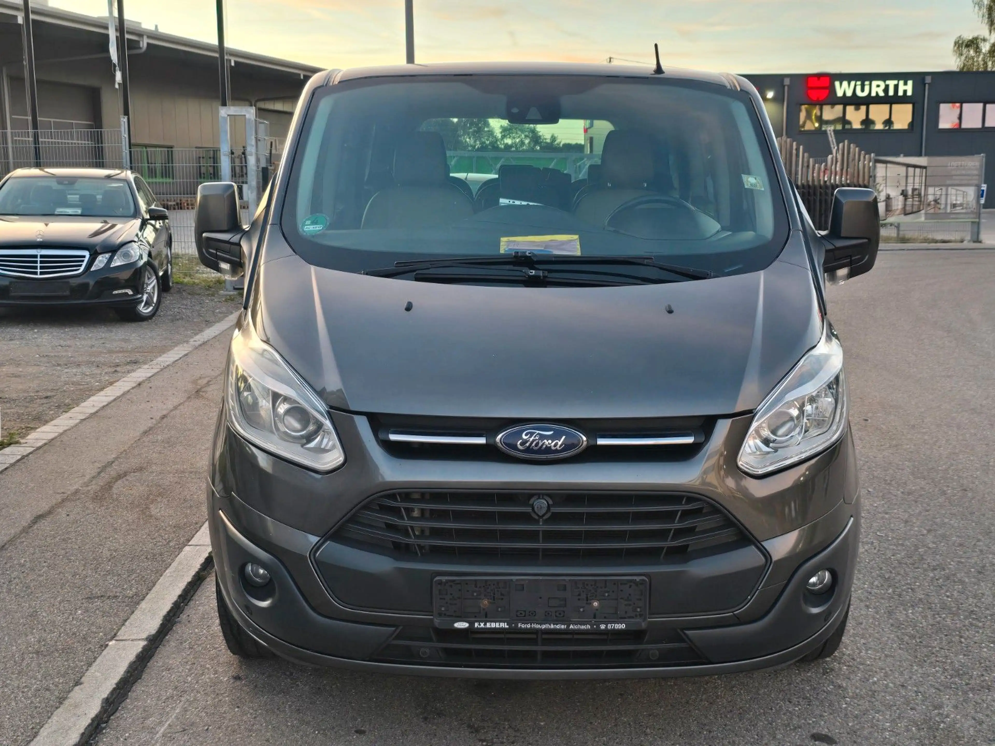 Ford Tourneo Custom — photo 3
