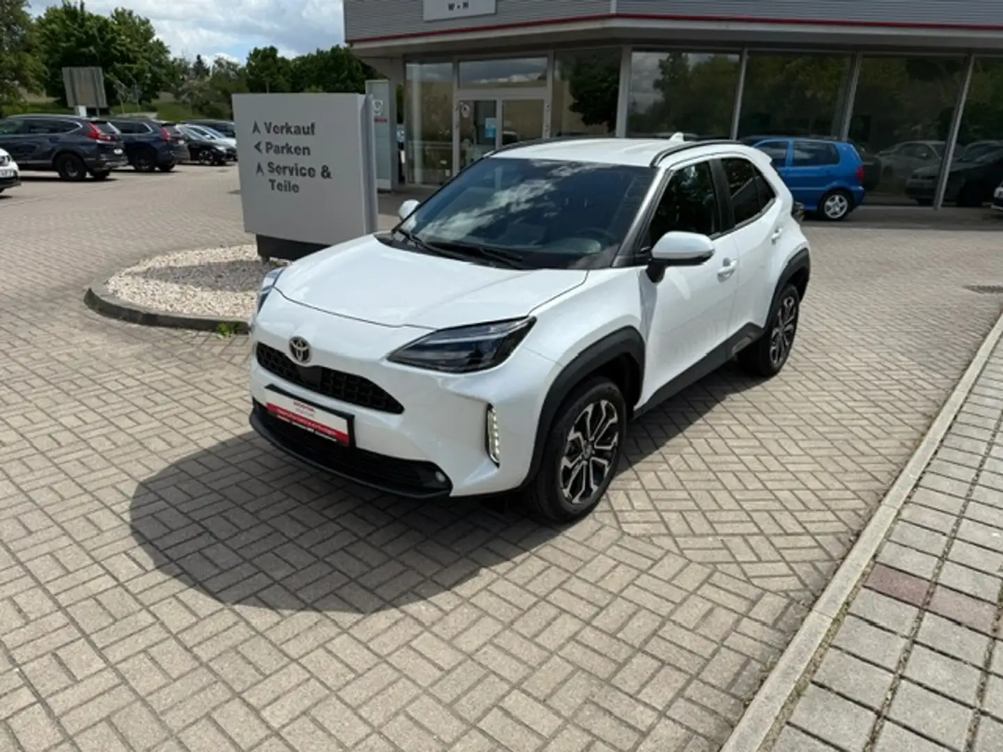 Toyota Yaris Cross Hybrid 130 1.5 VVT-i Black&White Weiß - 1