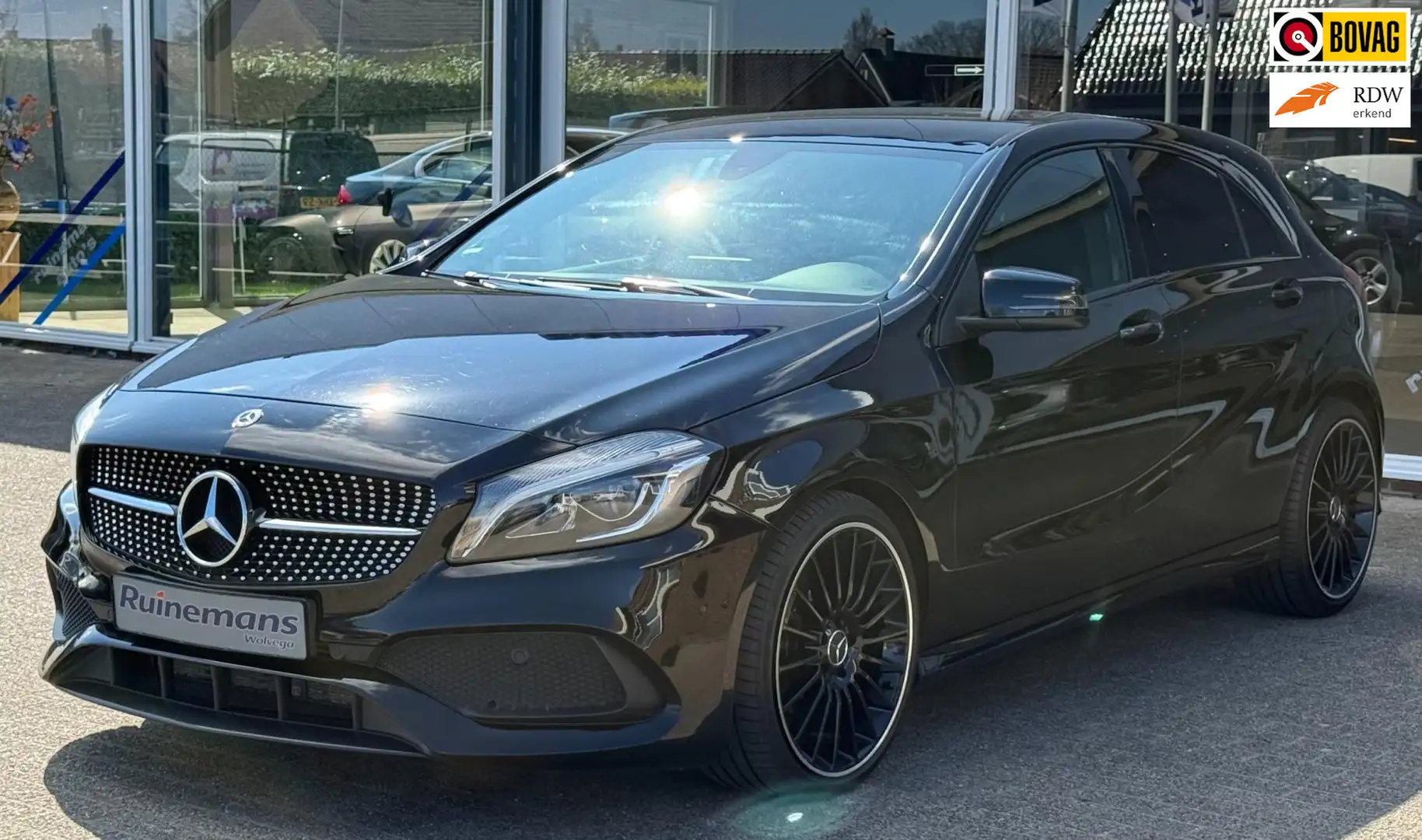 Mercedes-Benz A 180 AMG Night Edition Plus / ILS / AUTOMAAT Zwart - 1