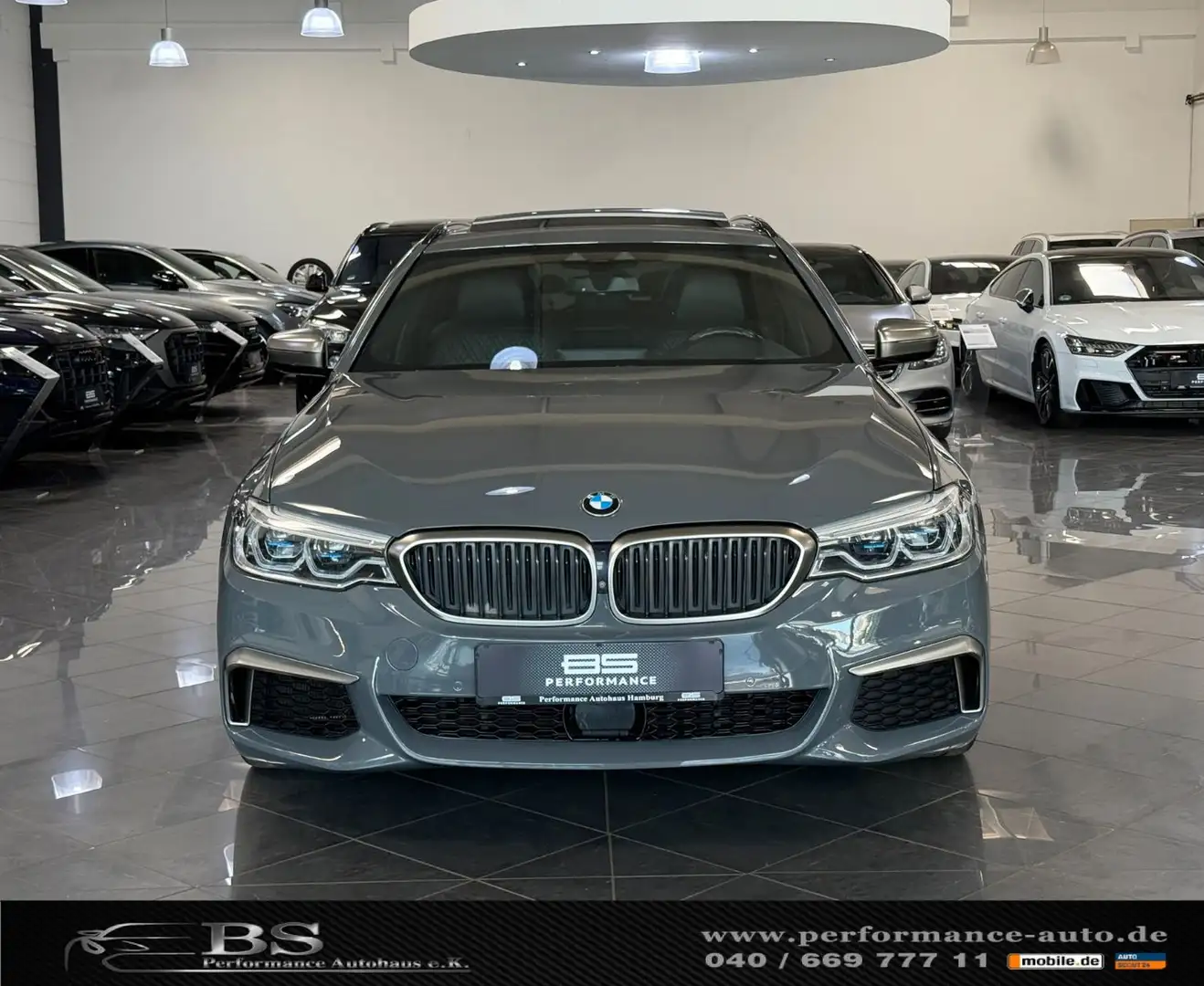 BMW 550 d xDrive |INDIVIDUAL|LASER|ACC|PANO|MASSAGE Šedá - 2