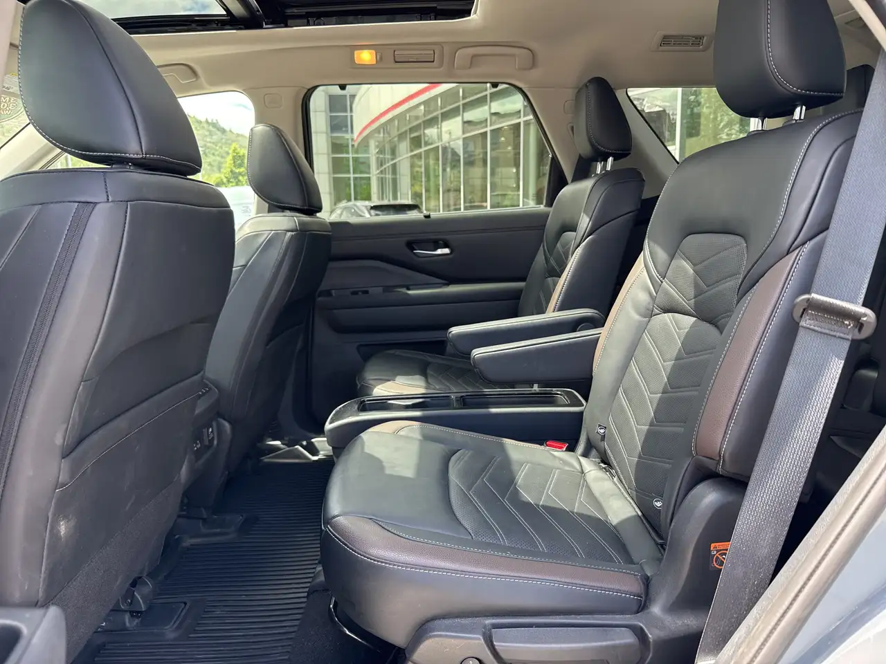 Nissan Pathfinder photo Nissan Pathfinder