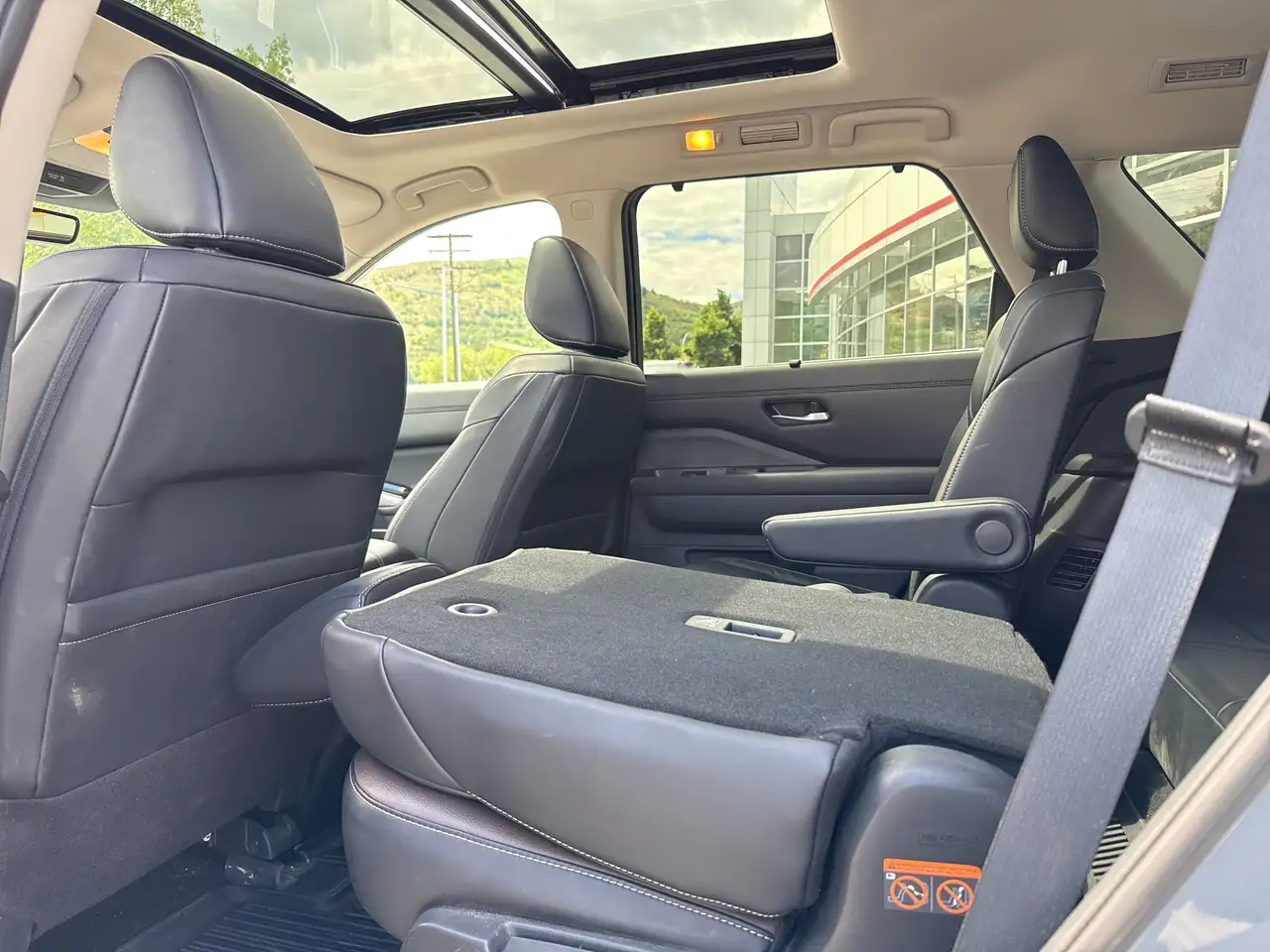 Nissan Pathfinder photo Nissan Pathfinder