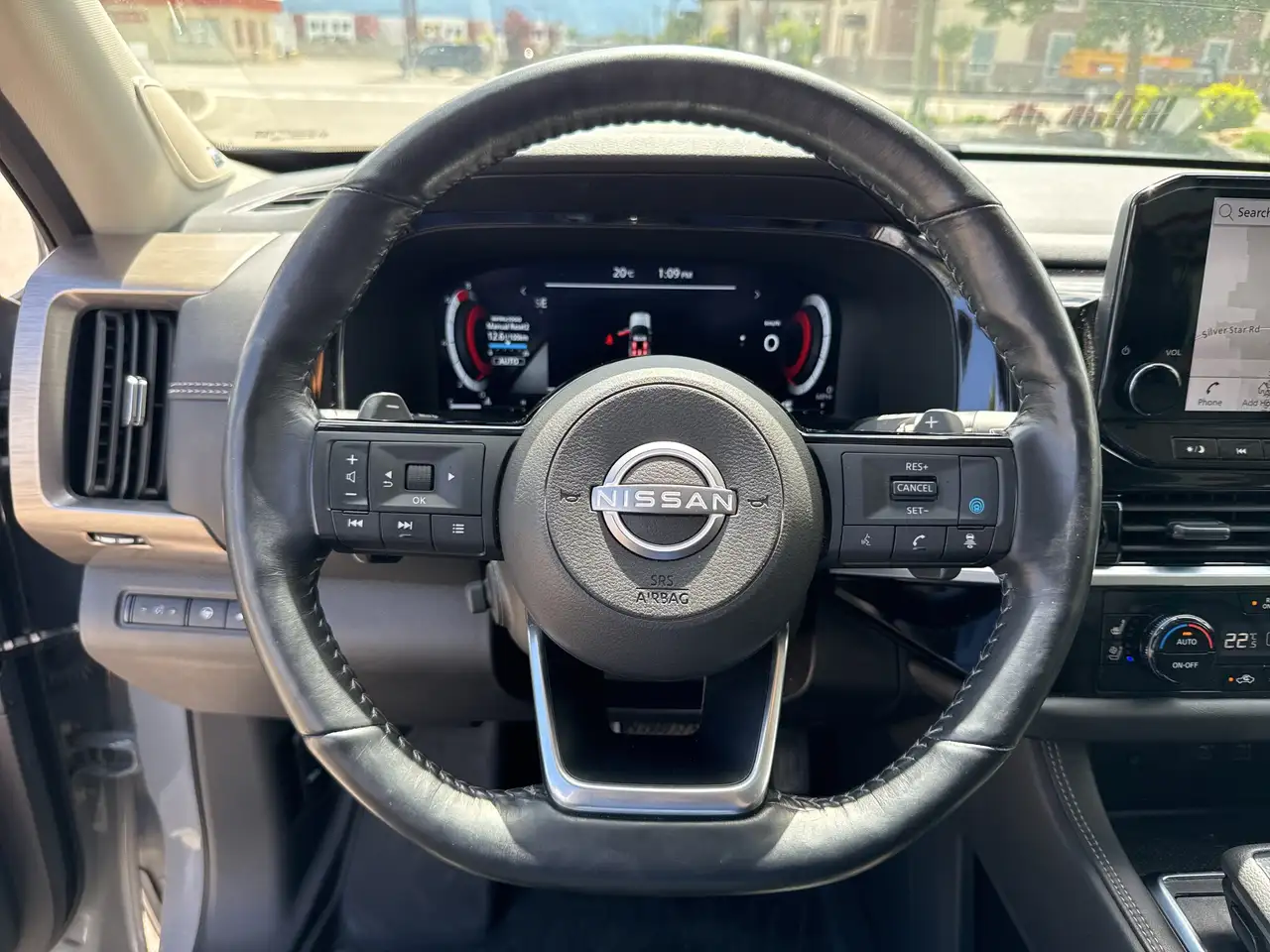 Nissan Pathfinder photo Nissan Pathfinder